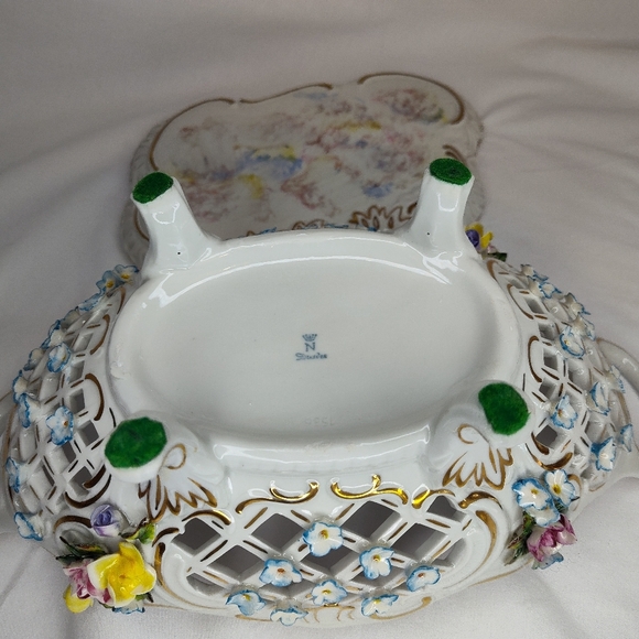 19th Century Carl Thieme Reticulated Centerpiece RARE WITH BASE - Picture 4 of 12